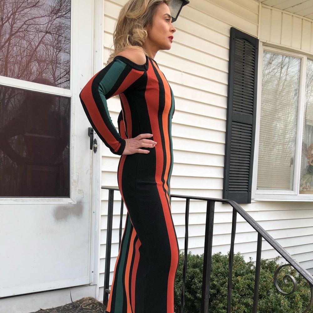 Dress - Picture 2 of 4